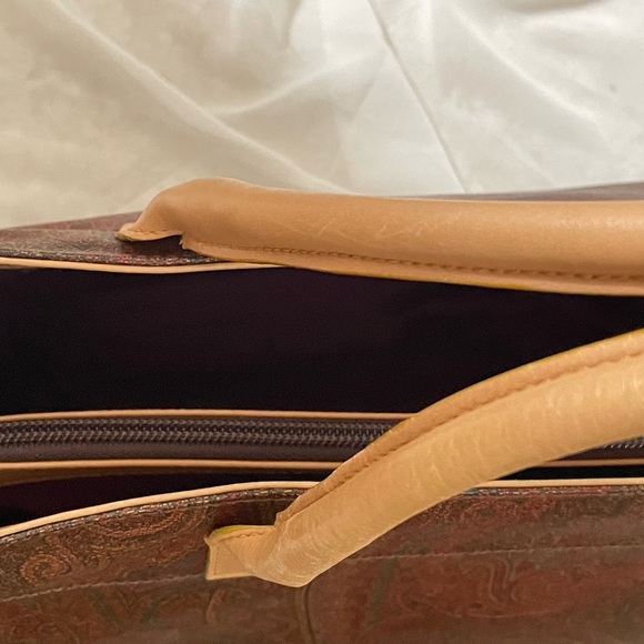 **SOLD** Vintage Etro Iconic Paisley Shoulder Bag - Picture 4 of 16